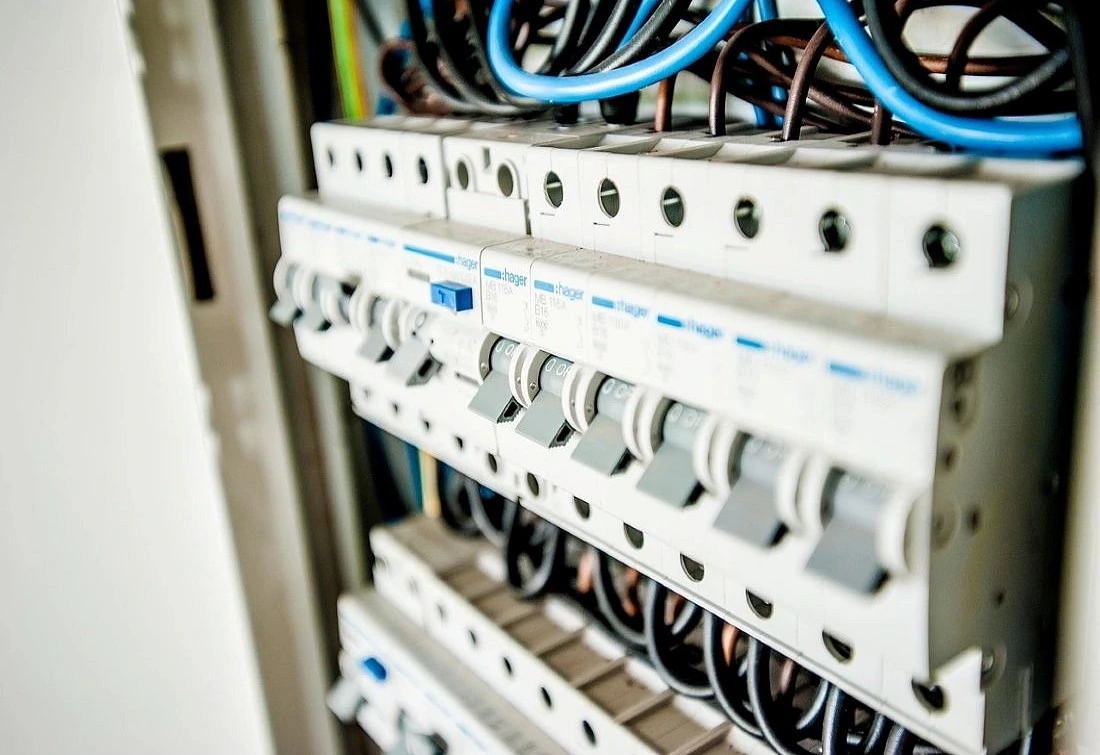 Mise aux normes RGIE immeuble rue au Bois Watermael-Boitsfort - BODÉLEC électricien - Installation tableau électrique sécurisée